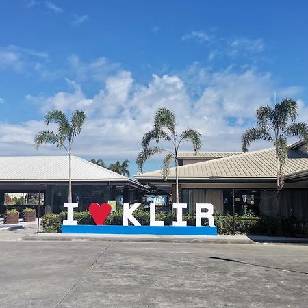 Klir Waterpark Resort And Hotels Guiguinto Esterno foto