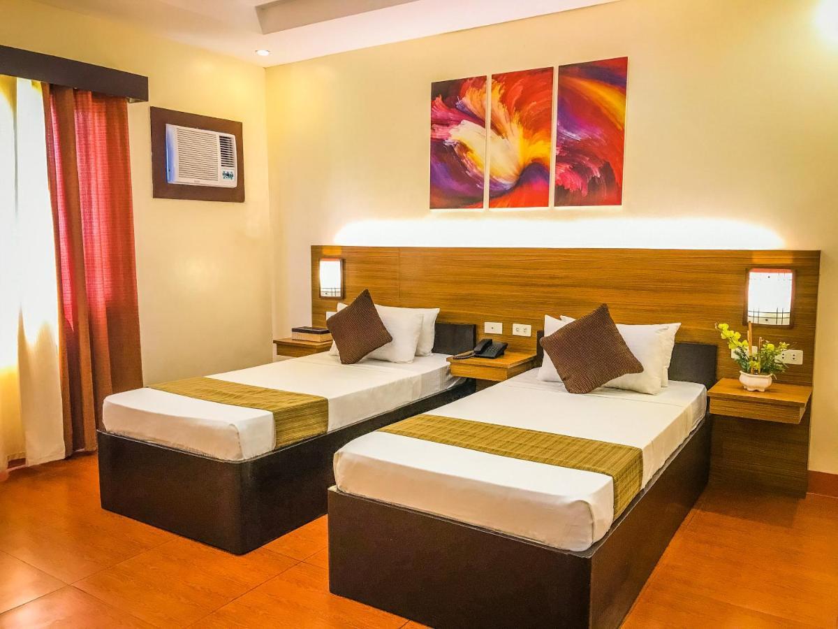 Klir Waterpark Resort And Hotels Guiguinto Esterno foto