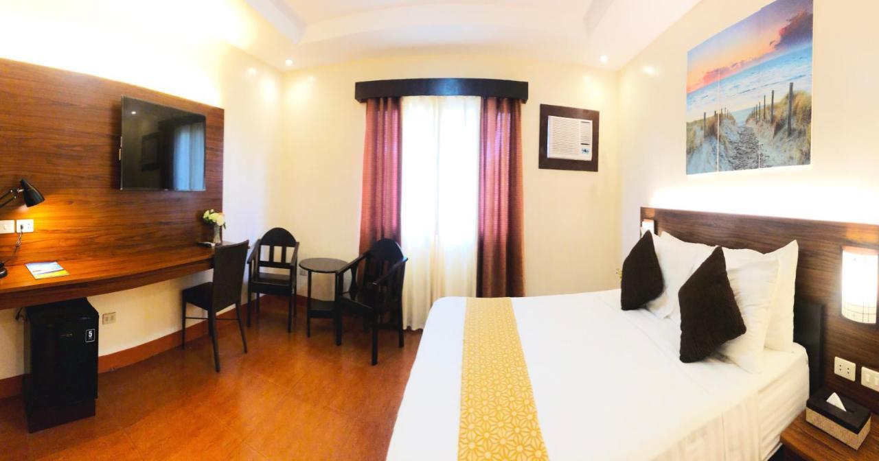 Klir Waterpark Resort And Hotels Guiguinto Esterno foto