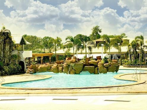 Klir Waterpark Resort And Hotels Guiguinto Esterno foto
