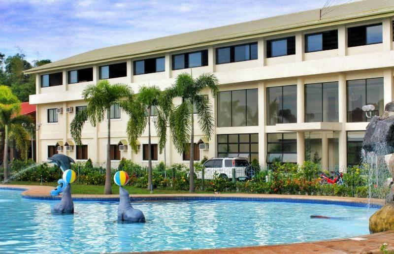 Klir Waterpark Resort And Hotels Guiguinto Esterno foto
